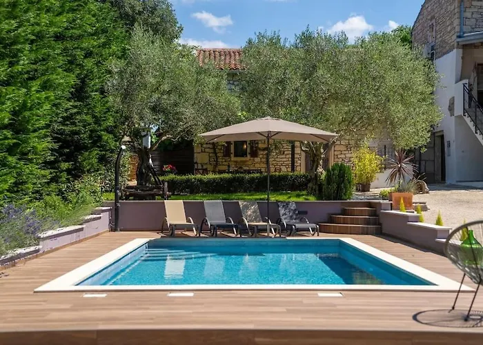 Casa Fragola By Briskva Vila
